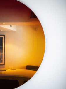 Настенное круглое зеркало