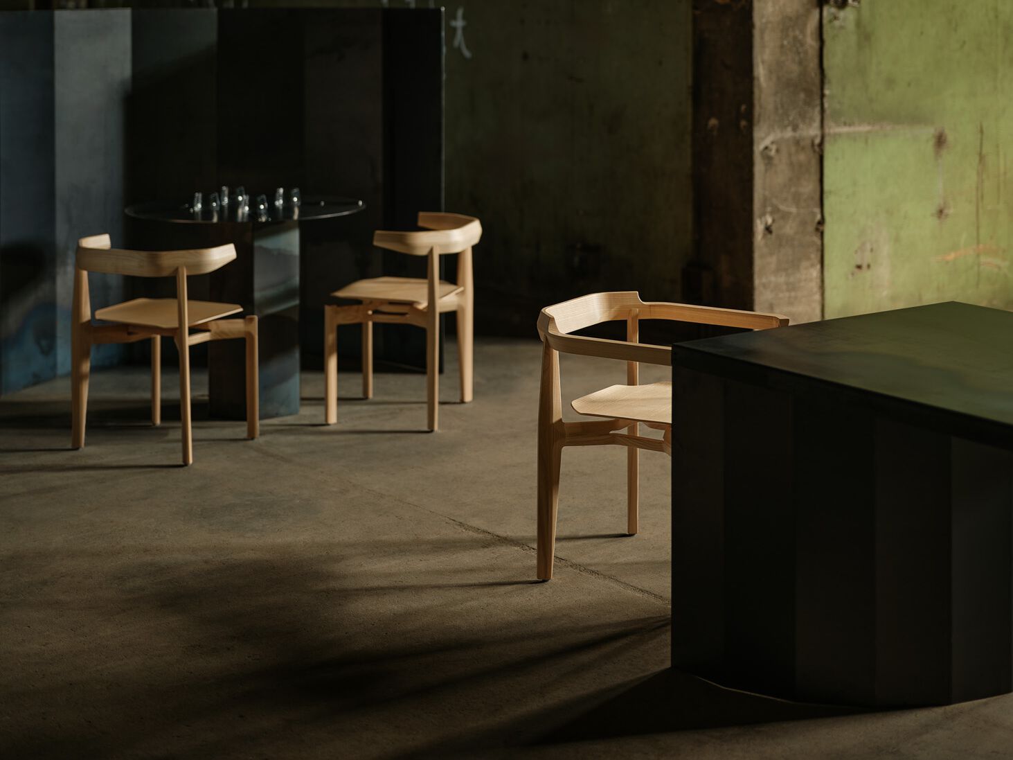 Деревянный стул с подлокотниками More Contract ARCH-00137290 - Вид №3