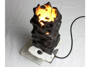 Светодиодная настольная лампа ручной работы из сосны