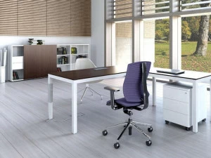 MDD Угловой стол из меламина Impuls