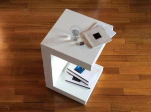 IFT Лаковая прикроватная тумба на колесиках