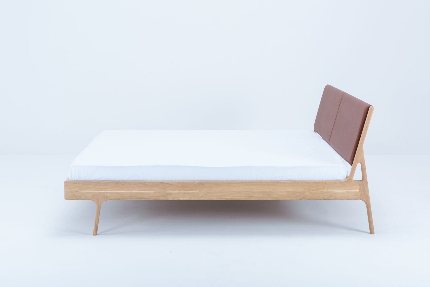 Дубовая двуспальная кровать Gazzda Fawn ARCH-00085993 - Вид №64