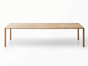 Деревянный прямоугольный стол