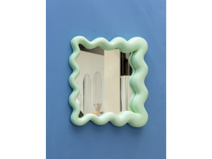 Настенное зеркало из стекловолокна с рамкой