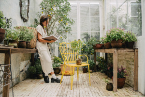Синтетическое волокно и алюминиевый садовый стул с подлокотниками