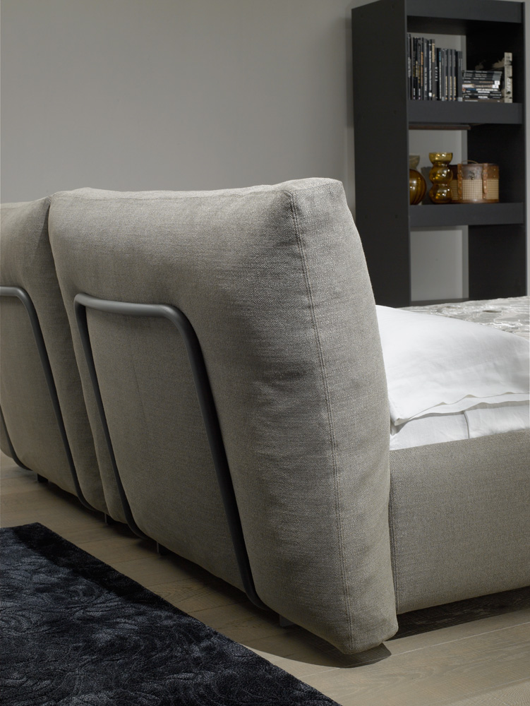 003803 Кровать с изголовьем CasaDesus Form Santreyd