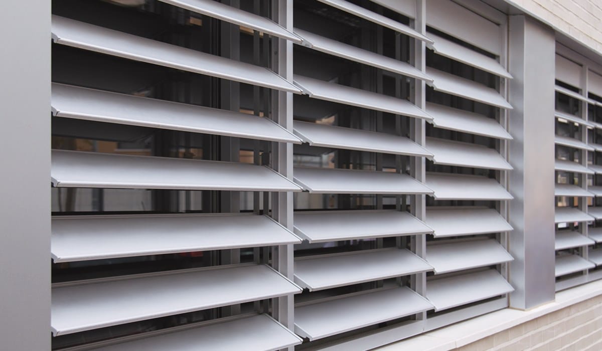 Поворотные алюминиевые жалюзи Saxun AP-140 ARCH-00085801 - Вид №2