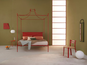 Двуспальная кровать из кованого железа с балдахином