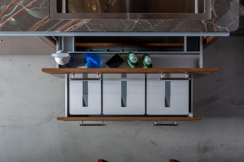 Martini Interiors Кухня на заказ из эвкалипта с ручками с полуостровом Essenza sun-id-1470554 - Вид №3