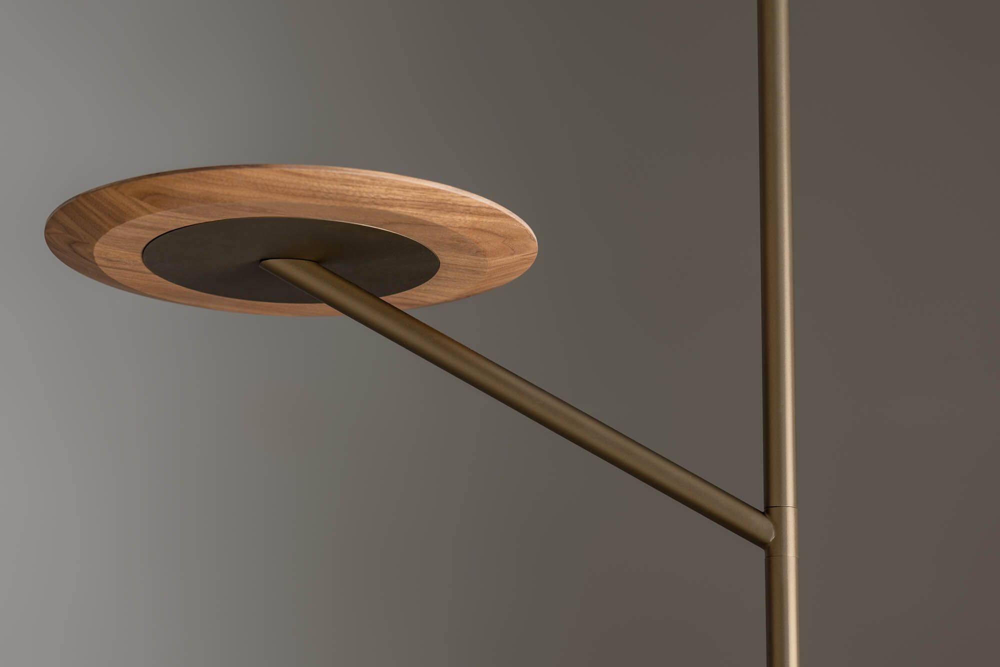 Торшер из алюминия и плексигласа Olev Overfly ARCH-00123145 - Вид №2