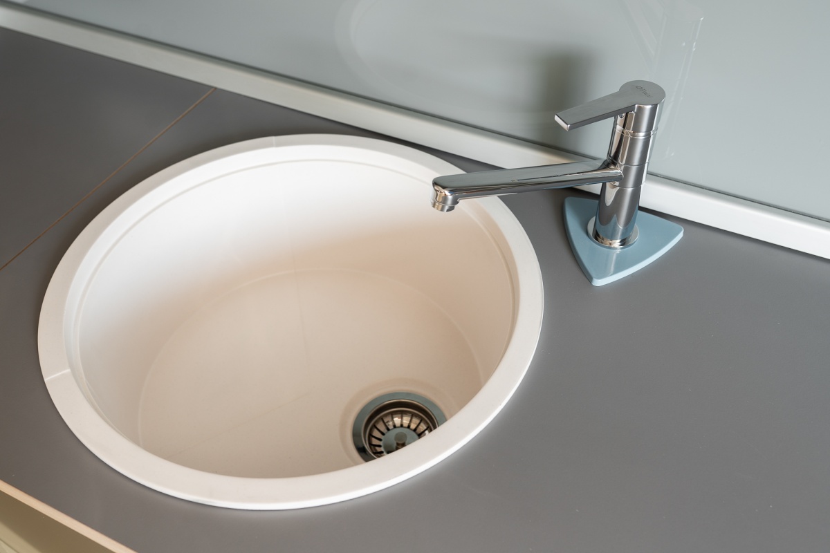 Подставка под смеситель Triangle серая KIT KRAKEN  - Вид №1