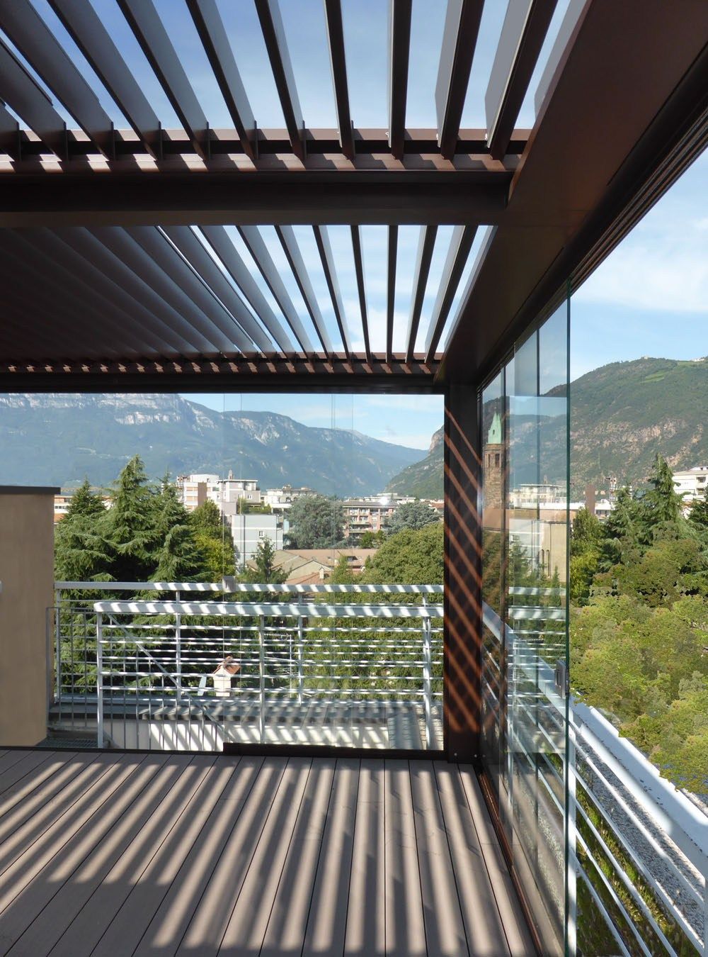 Пергола из алюминия с поворотными пластинами STUDIO 66 BLADE 180 ARCH-00037743 - Вид №13