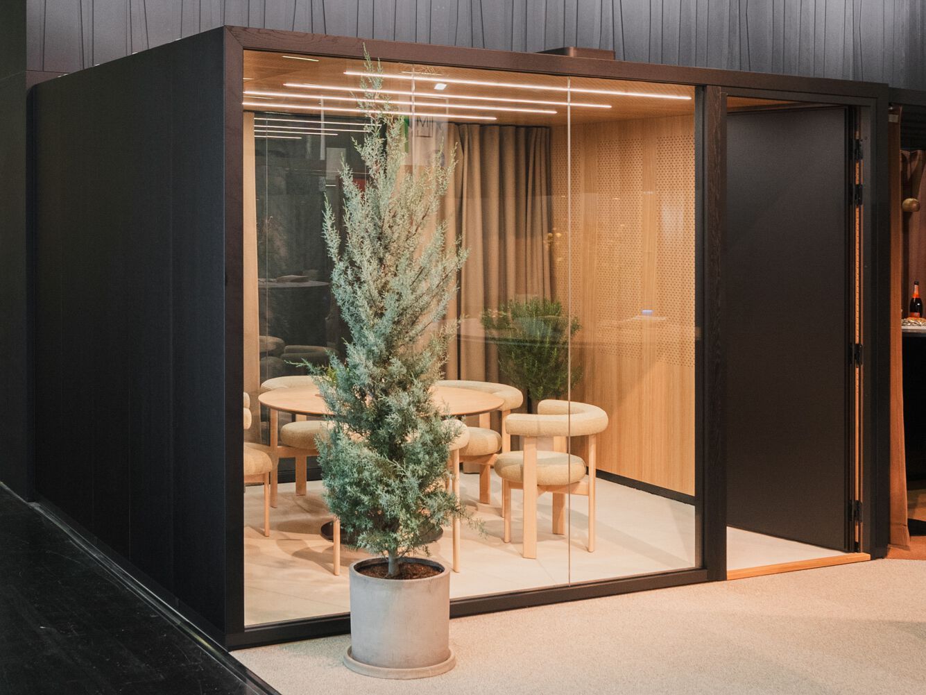 Мультимедийная многосторонняя акустическая офисная кабина Taiga Concept Lohko Flex ARCH-00033059 - Вид №5