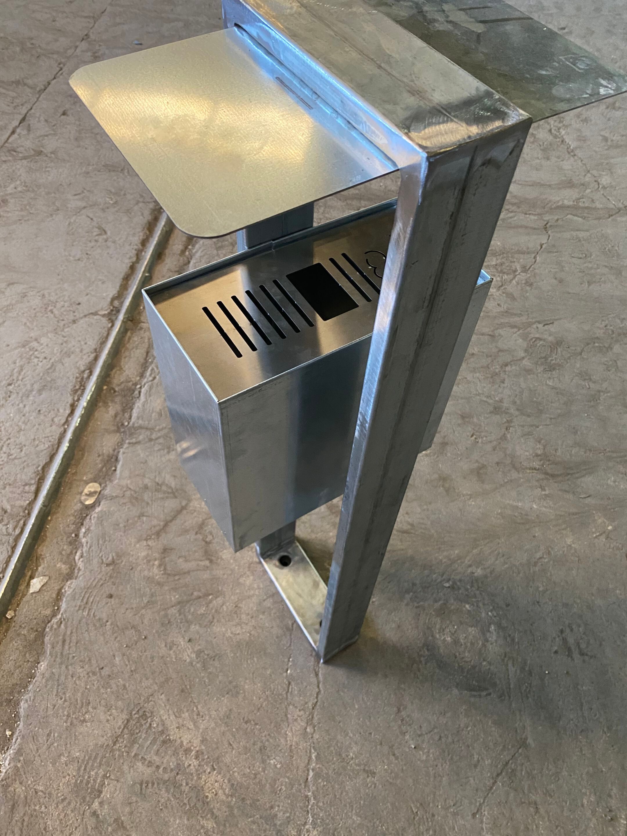 Наружная стальная стойка для мусора CITYSì Майк ARCH-00036208 - Вид №6