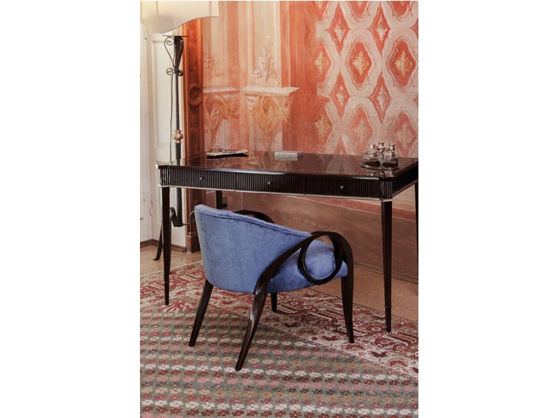 Тканевое кресло с подлокотниками Gentry Home SUE ARCH-00045119 - Вид №1