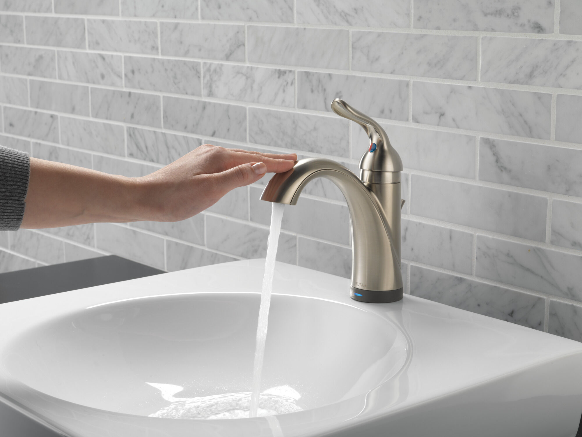 538T-SS-DST Смеситель для ванной с одной ручкой с технологией Touch2O.xt® Delta Faucet Lahara Нержавеющая сталь  - Вид №9