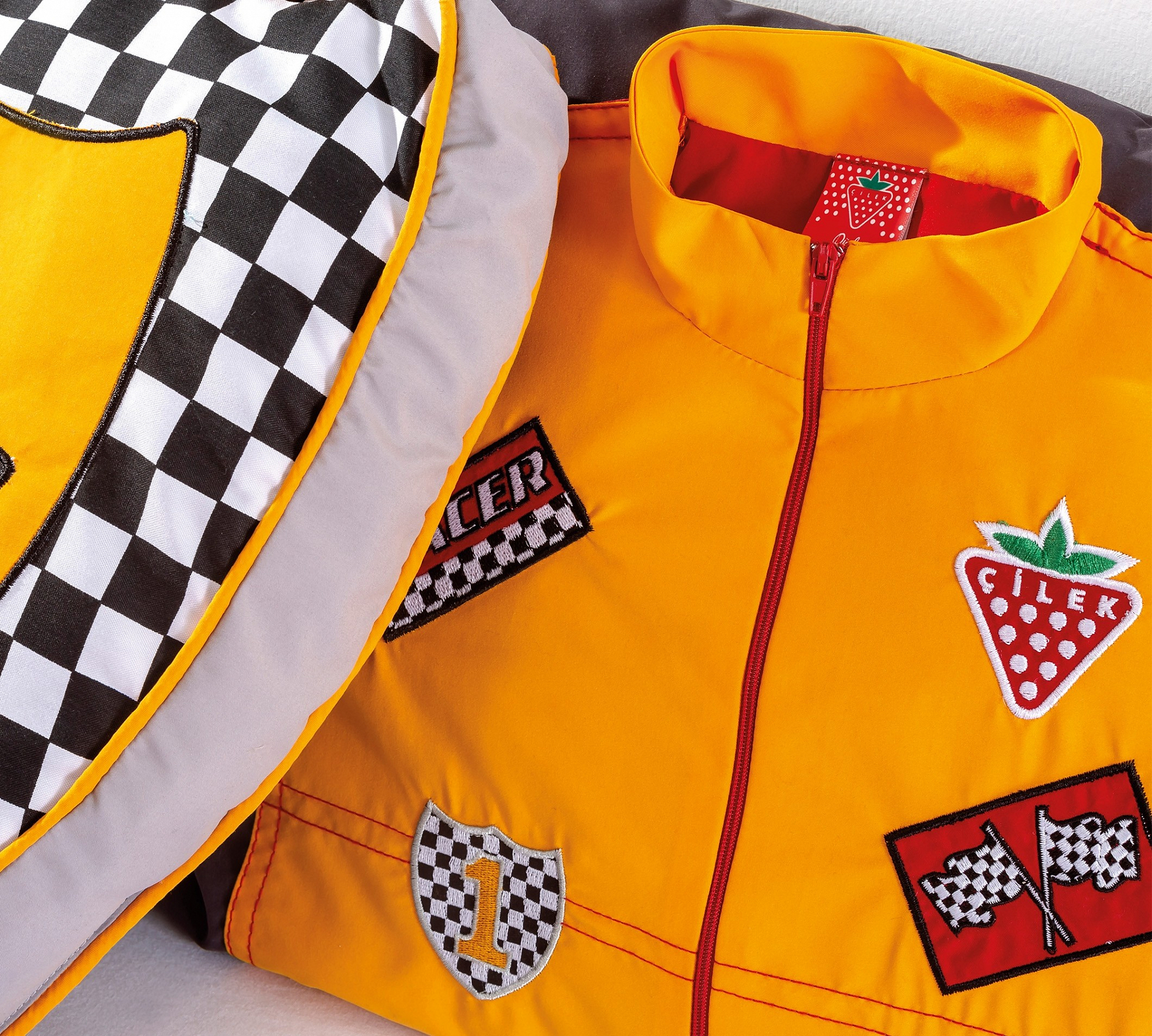 Покрывало детское 90х190 см с 2 подушками красное Bispeed CILEK CHAMPION RACER 00-3832457 Красный;серый Santreyd  - Вид №2