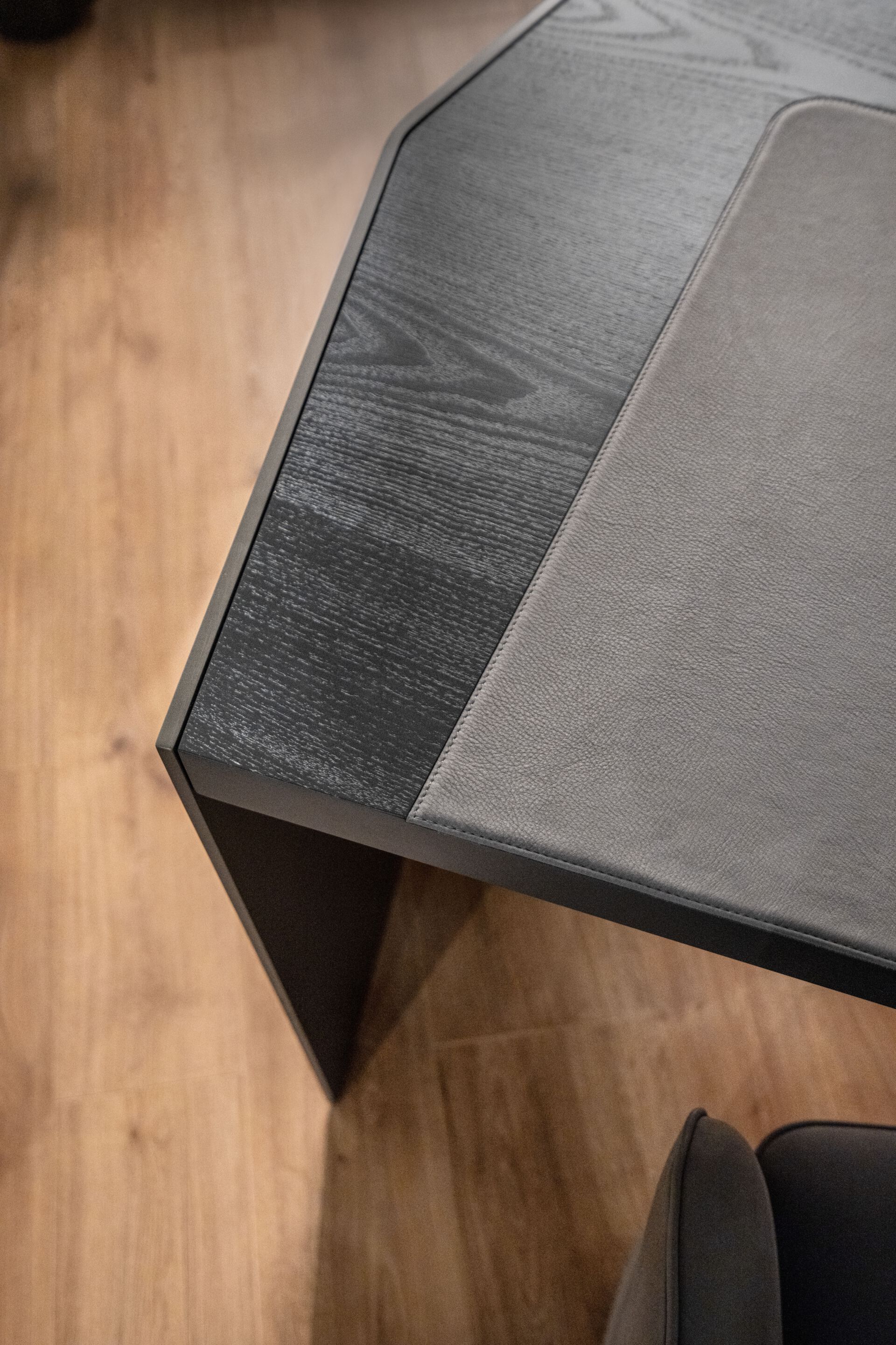 Деревянный прямоугольный стол с ящиками Cantori Макао ARCH-00000957