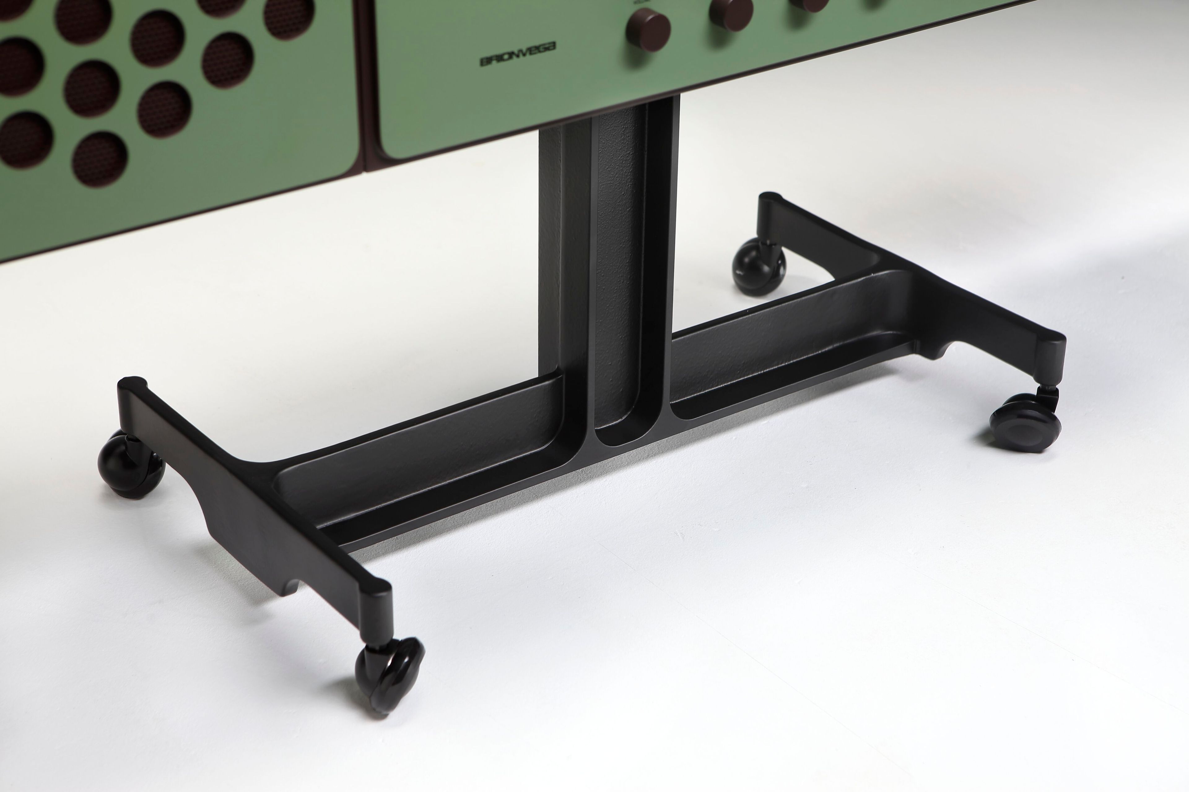 AM/FM-радио и проигрыватель с усилителем Brionvega RADIOFONOGRAFO RR226 - 60TH ANNIVERSARY ARCH-00057249 - Вид №13