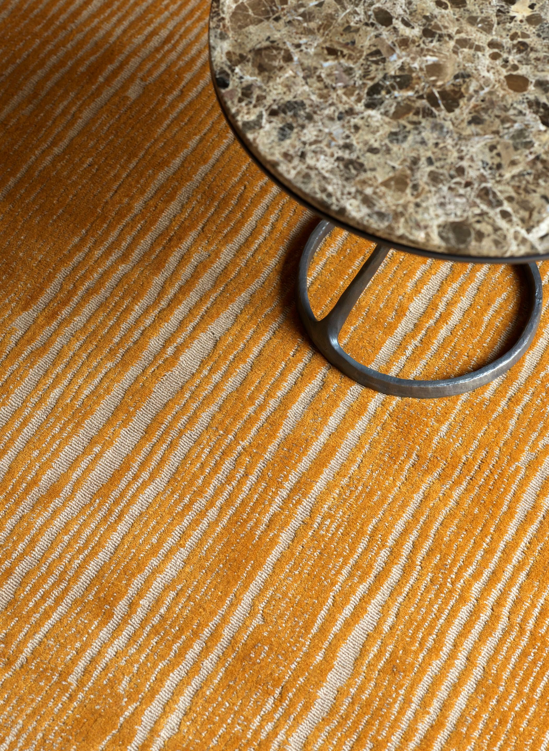 Овальный однотонный ковер из шерсти и тенселя LELIEVRE Rain ARCH-00095554 - Вид №3