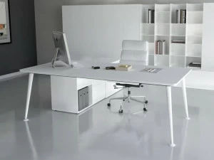 Elitable Стол из лакированного дерева со встроенной полкой Joy