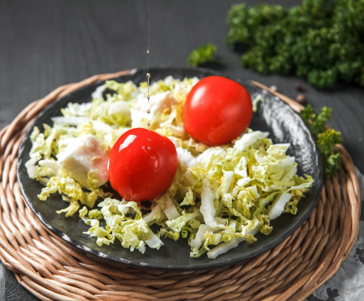 9469 Салат овощной с помидором и сыром Вкусляндия  - Вид №1