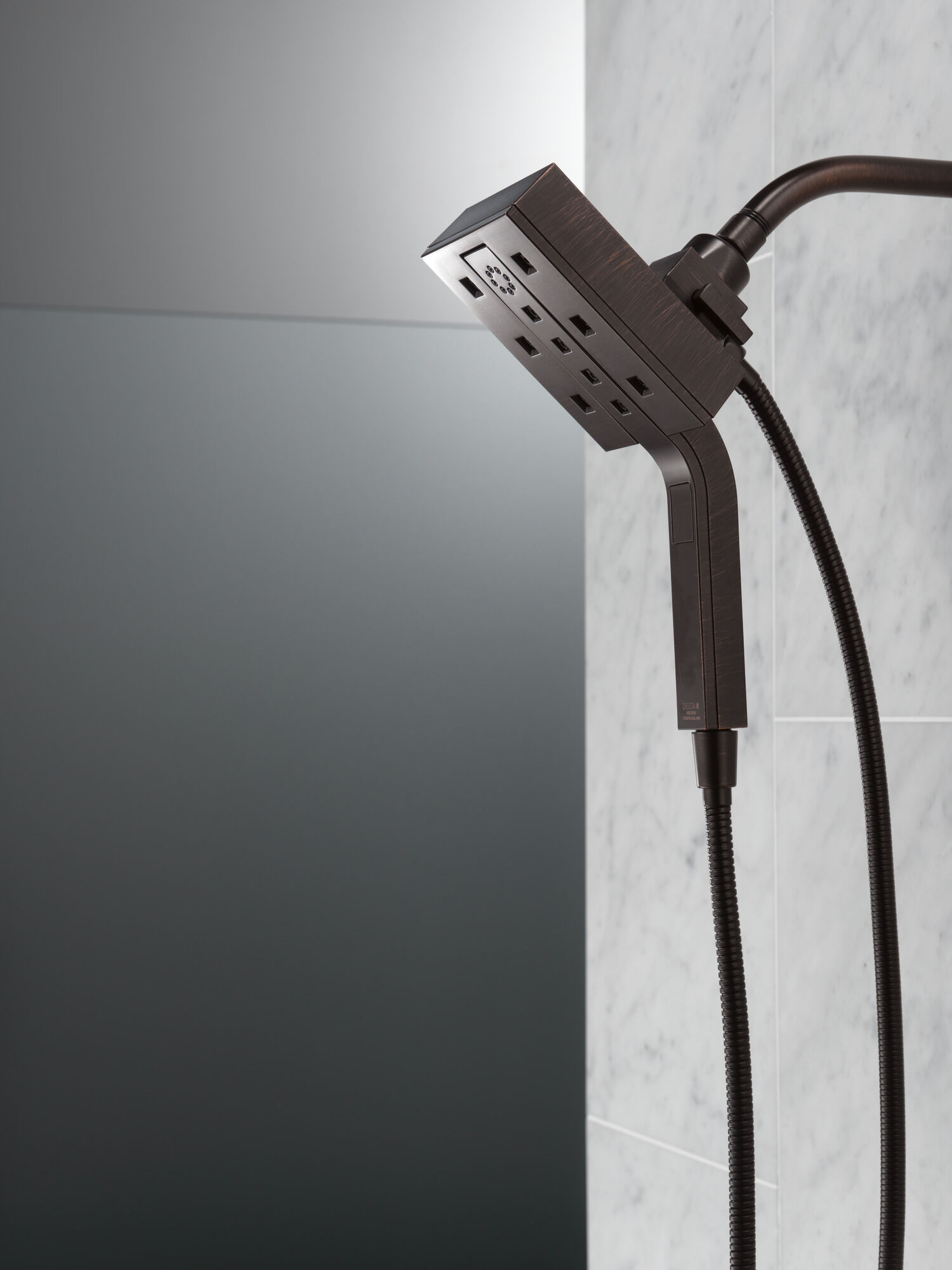 58473-RB H2Okinetic® In2ition® Душ два в одном с 4 настройками Delta Faucet Universal Showering Венецианская бронза  - Вид №19