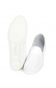 68167 Туфли женские с закрытым задником белые  Сабо и сланцы размер 40