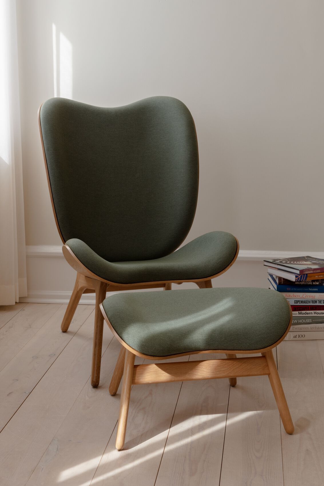 Дубовое кресло с высокой спинкой UMAGE a Conversation Piece ARCH-00125508 - Вид №2