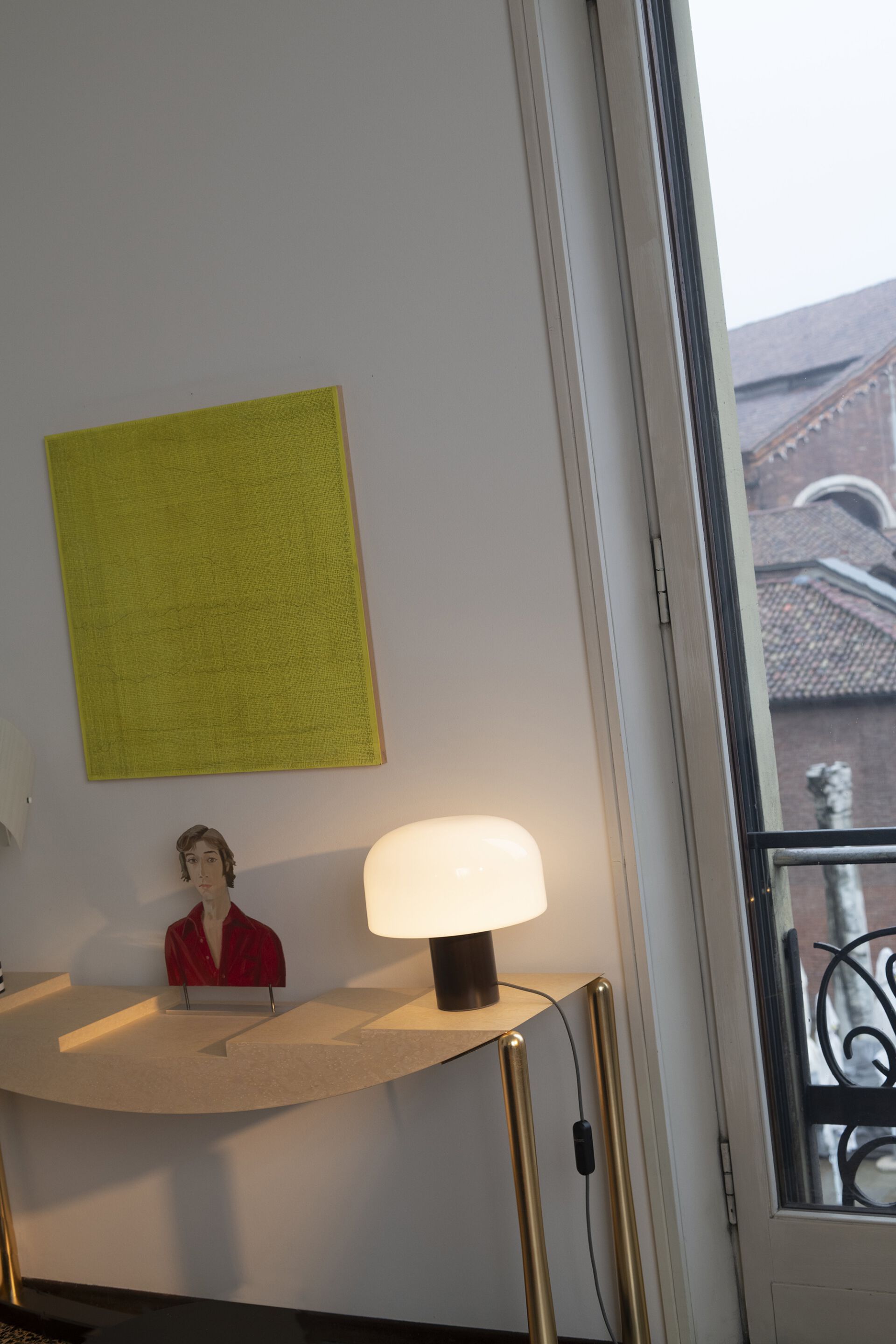 Диммируемая настольная лампа из опалового стекла Flos Bellhop ARCH-00052402 - Вид №5