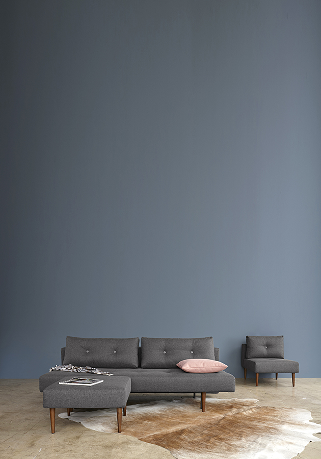 Пуф Special Recast c ножками из темного дерева и черной рамой, темно-серый Innovation Living SPECIALRECASTPF216 - Вид №1