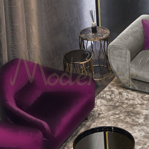 Высокий круглый мраморный журнальный столик