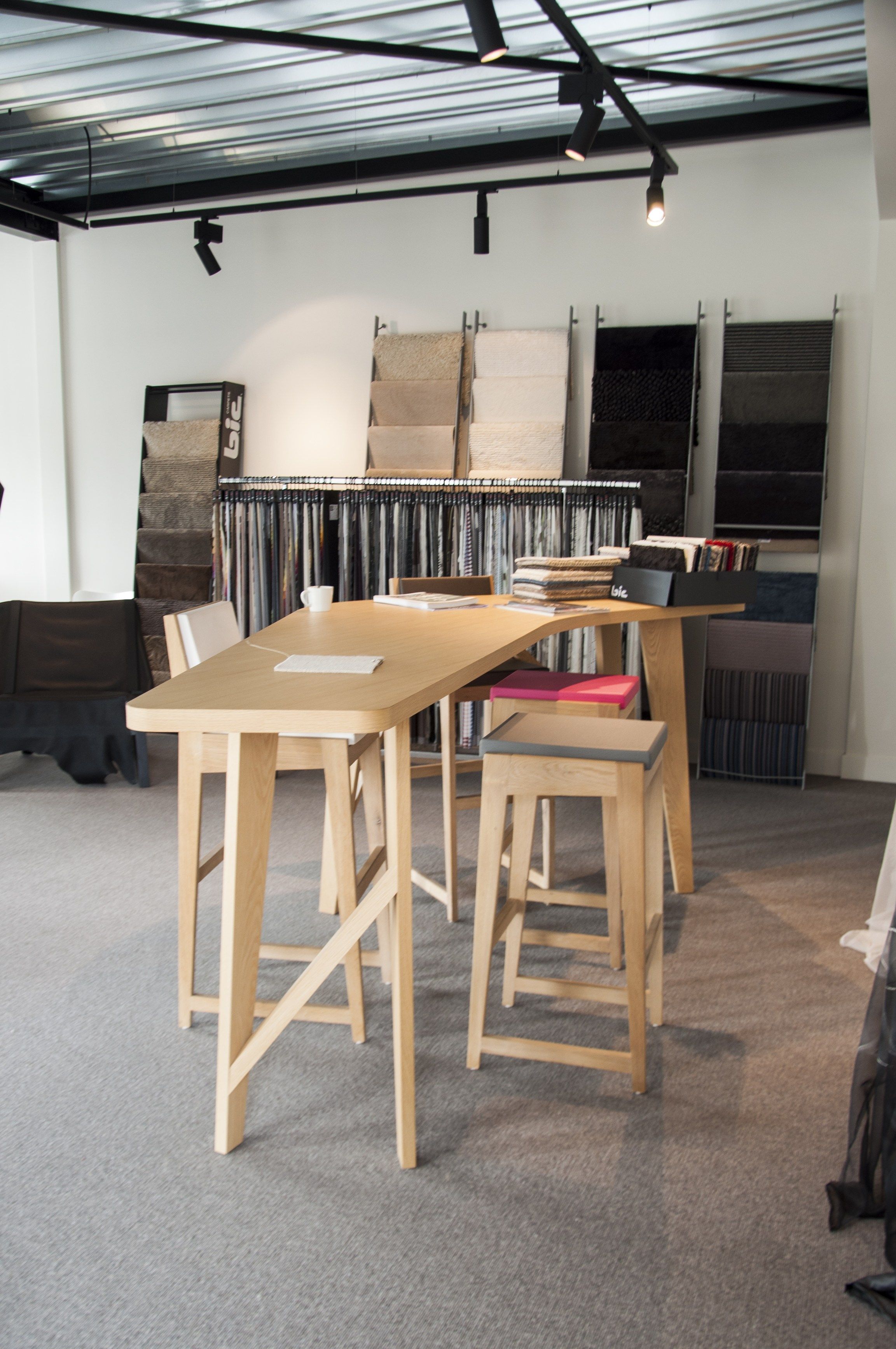 Высокий деревянный стол Quinze & Milan номер 26 ARCH-00042674 - Вид №2