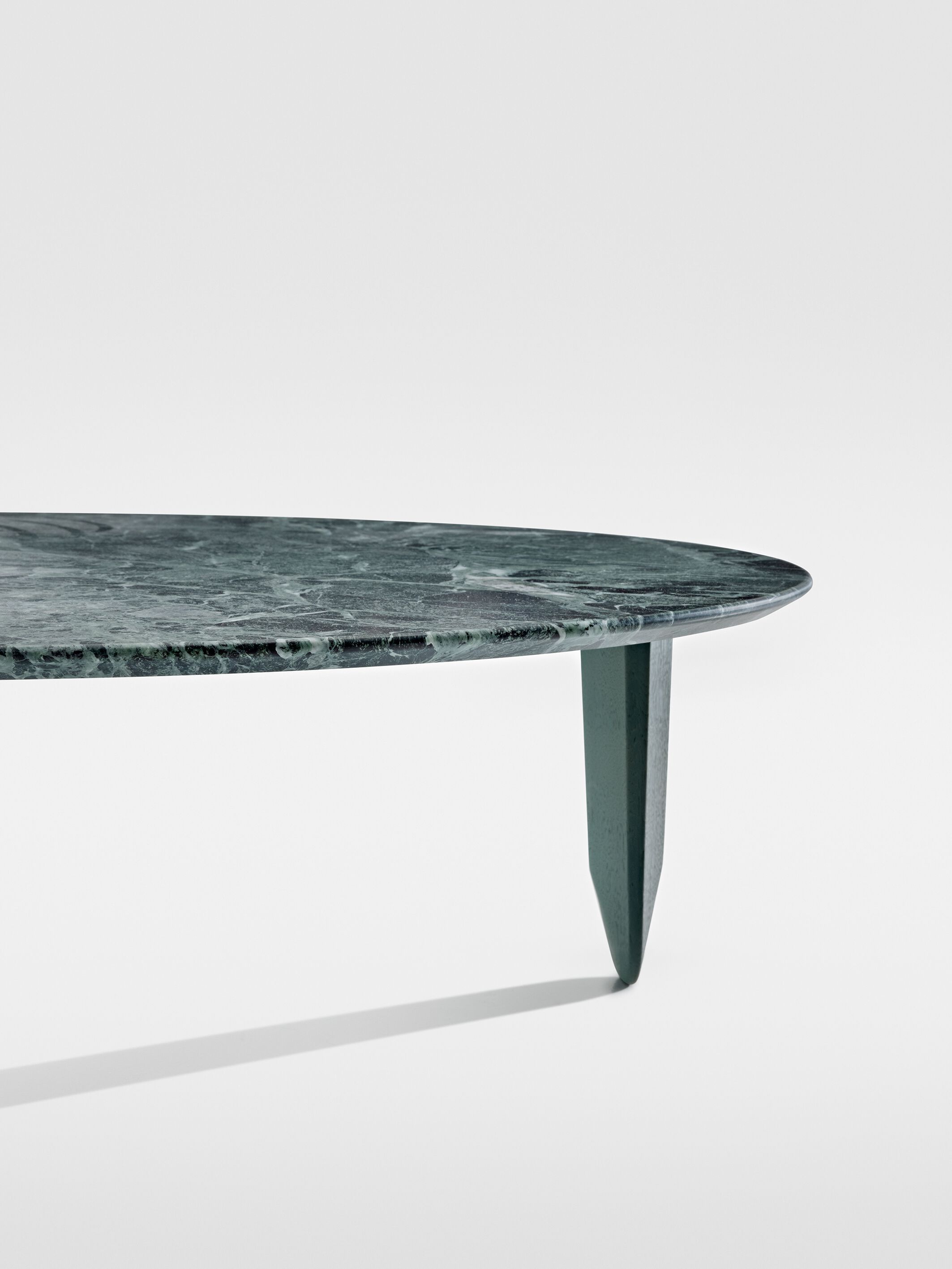 Мраморный круглый низкий журнальный столик ZEITRAUM Kuyu ARCH-00146876 - Вид №1