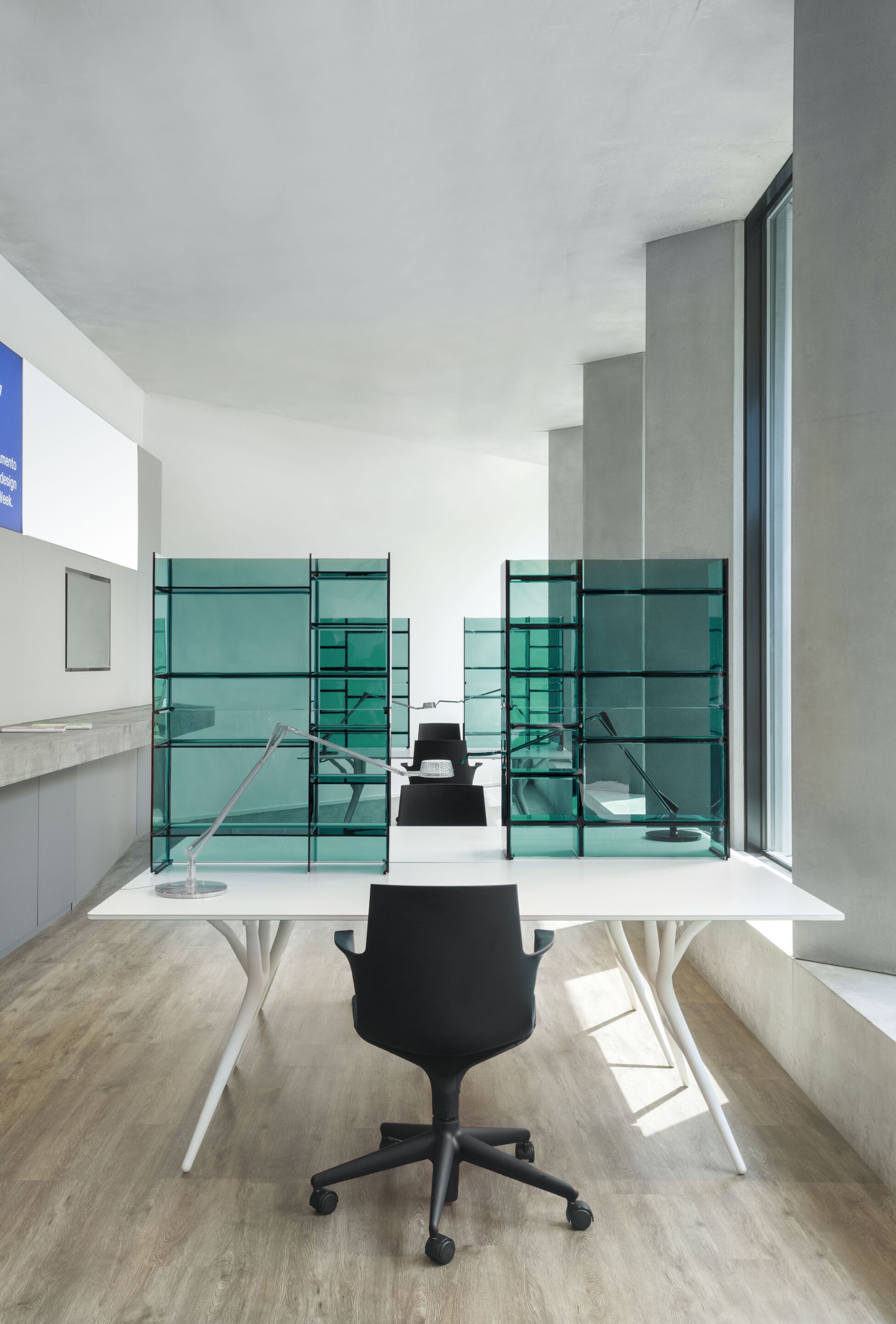 Самонесущий книжный шкаф PMMA Kartell Kartell by Laufen ARCH-00126492 - Вид №6