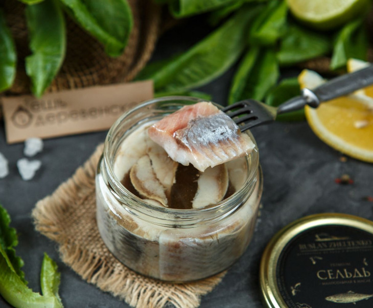 4797 Сельдь атлантическая малосольная в масле Вкусляндия  - Вид №1