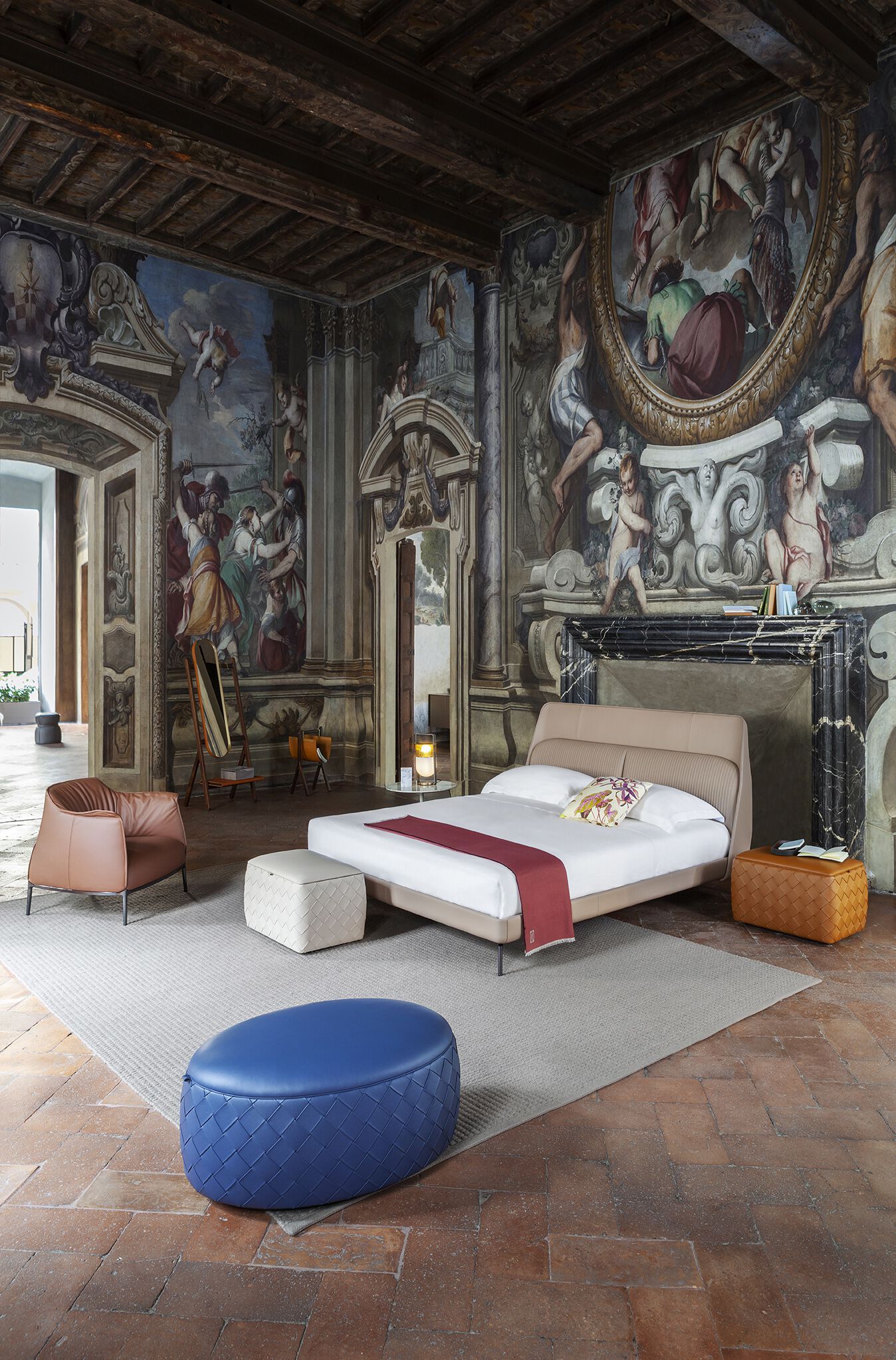 Овальный кожаный пуф Poltrona Frau коллекция-мебель и аксессуары ARCH-00149509 - Вид №2