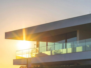 Фотоэлектрический парапет