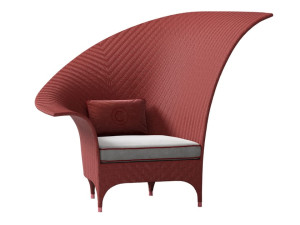 Садовое кресло из дерева и ткани