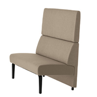 Ambit 1061 Модульная система сидений. Сиденье и спинка с мягкой обивкой. Ступни из литого алюминия. Линейный модуль L 120 см, высота спинки 126 см. Et al. Ambit