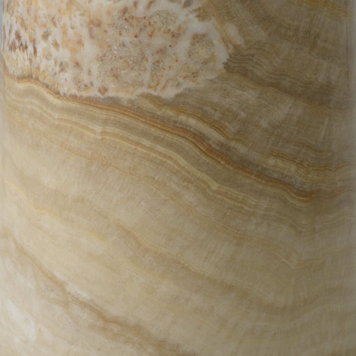 Высокий круглый журнальный столик из оникса Eichholtz TERRY ARCH-00010973 - Вид №2