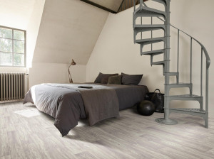 Нескользящий виниловый пол с эффектом дерева