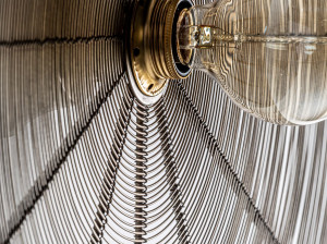 Железный настенный светильник