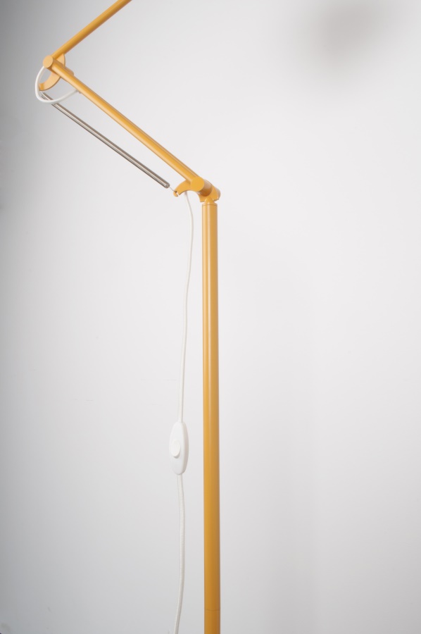 Лампа напольная Reader, матовая желтая Zuiver 5100002 - Вид №8