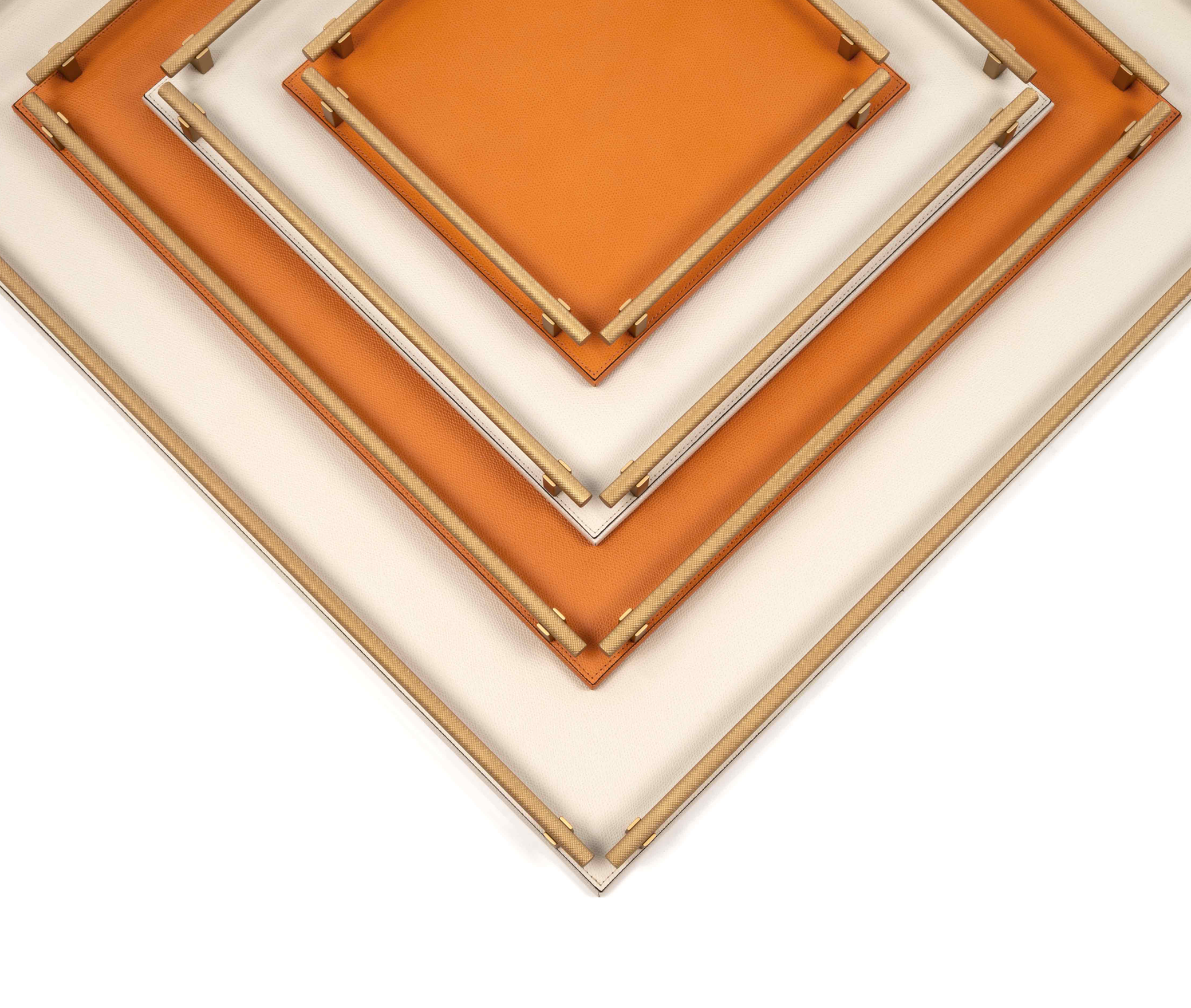 Квадратный поднос Robert - 53,5X53,5 см / металл-финиш_сатин-латунь / плетеная кожа_кремовый Pinetti G5.1972.061.027 - Вид №6