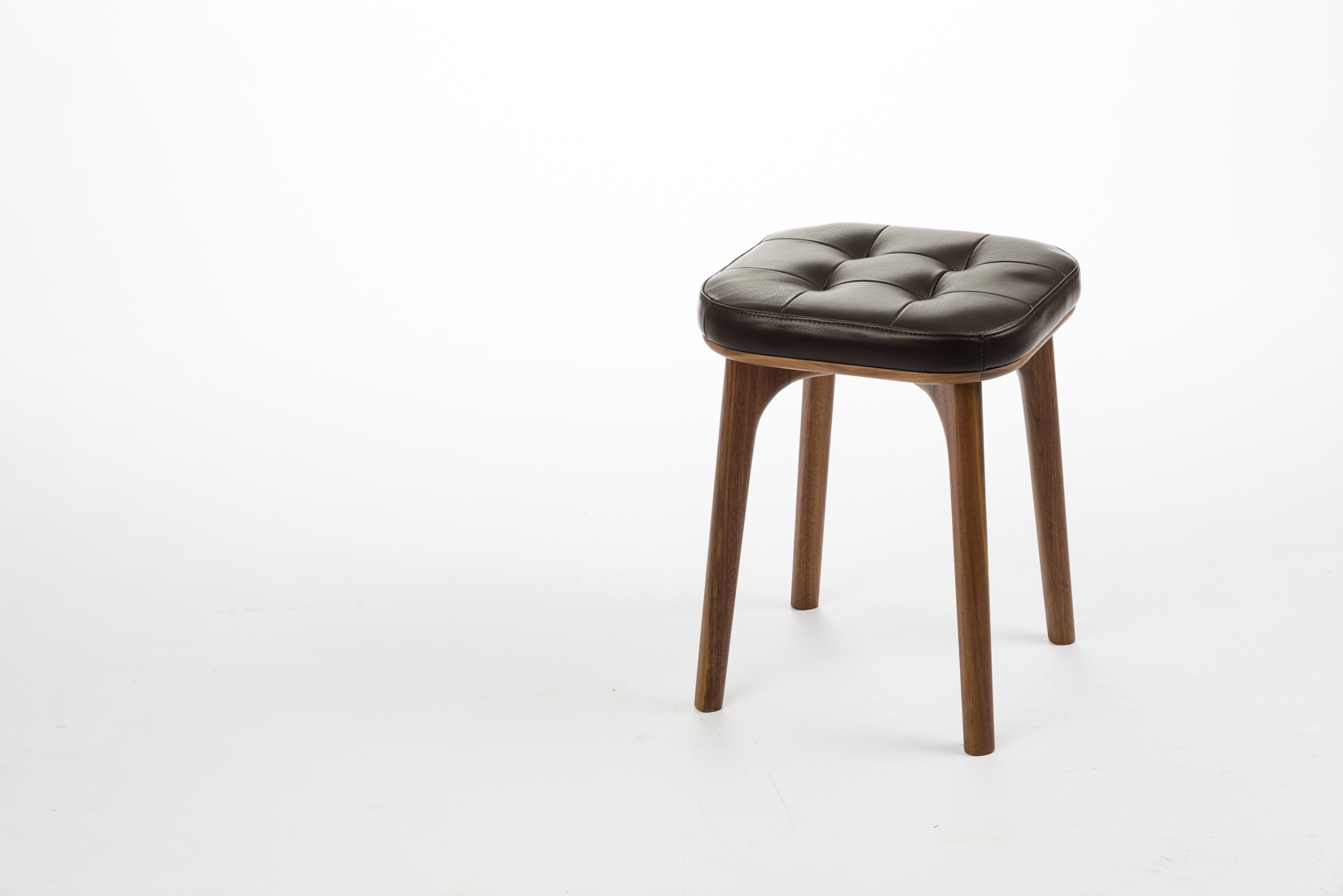 2000000046655 Табурет Utility высота 46 массив ореха LAZY LIFE PARIS  - Вид №1