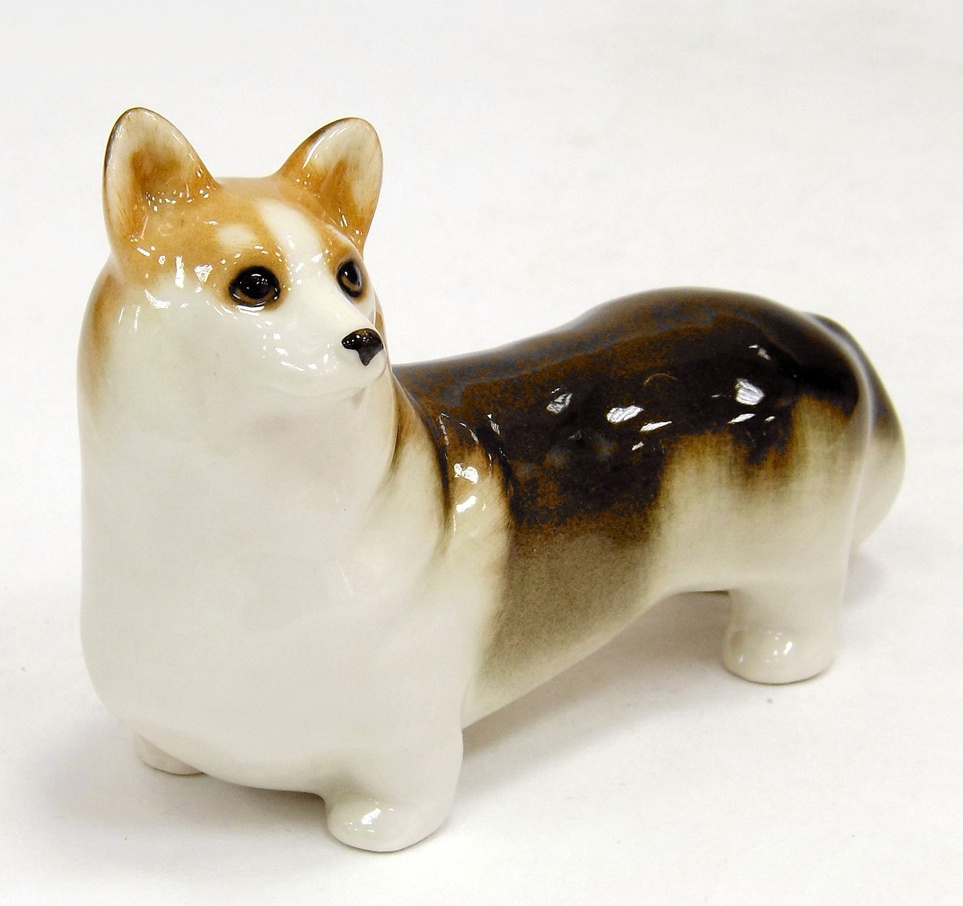 10624079 Императорский фарфоровый завод Скульптура "Корги" 