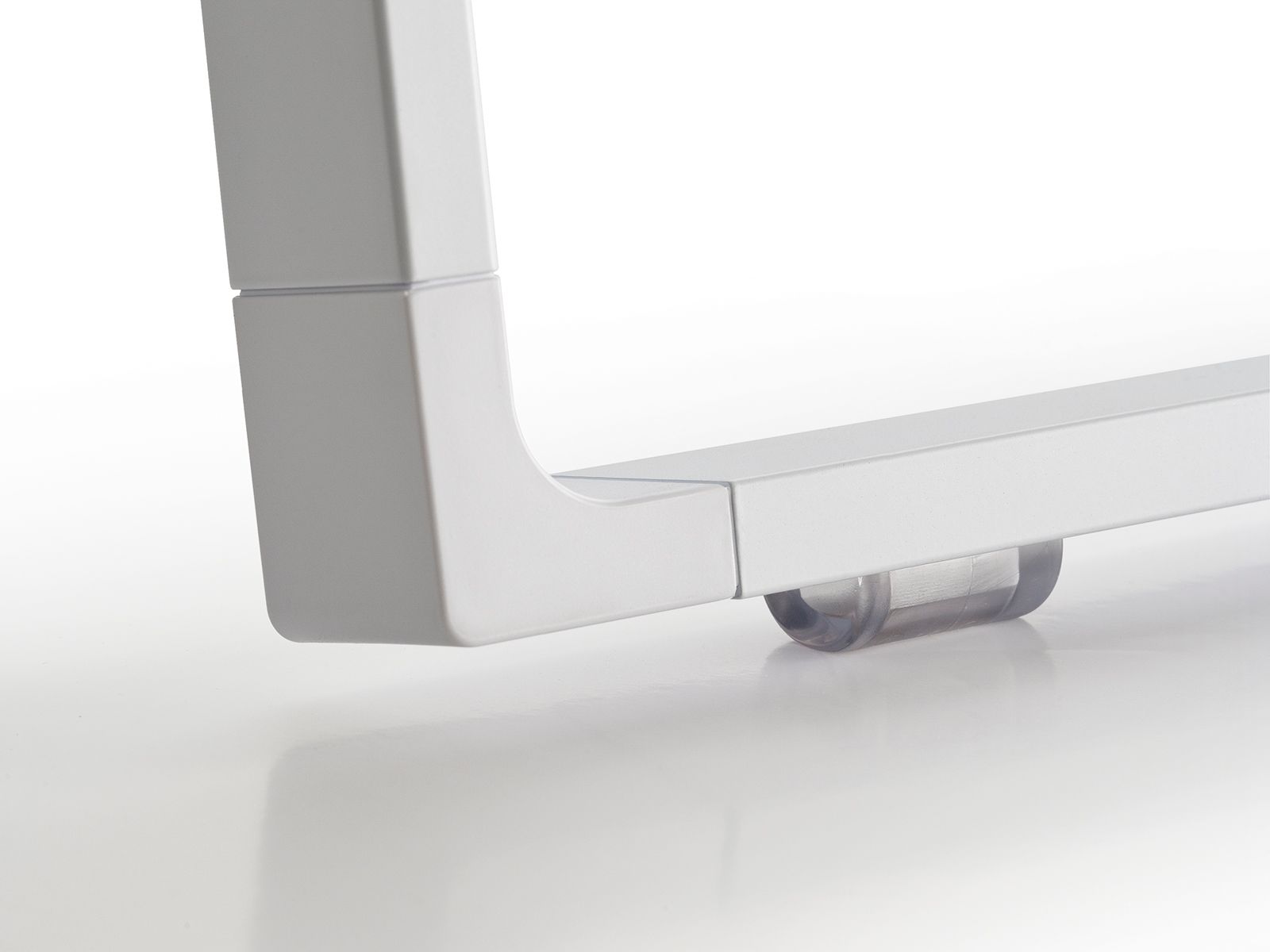 Стальная вешалка с порошковым покрытием Manade Arnage ARCH-00018158