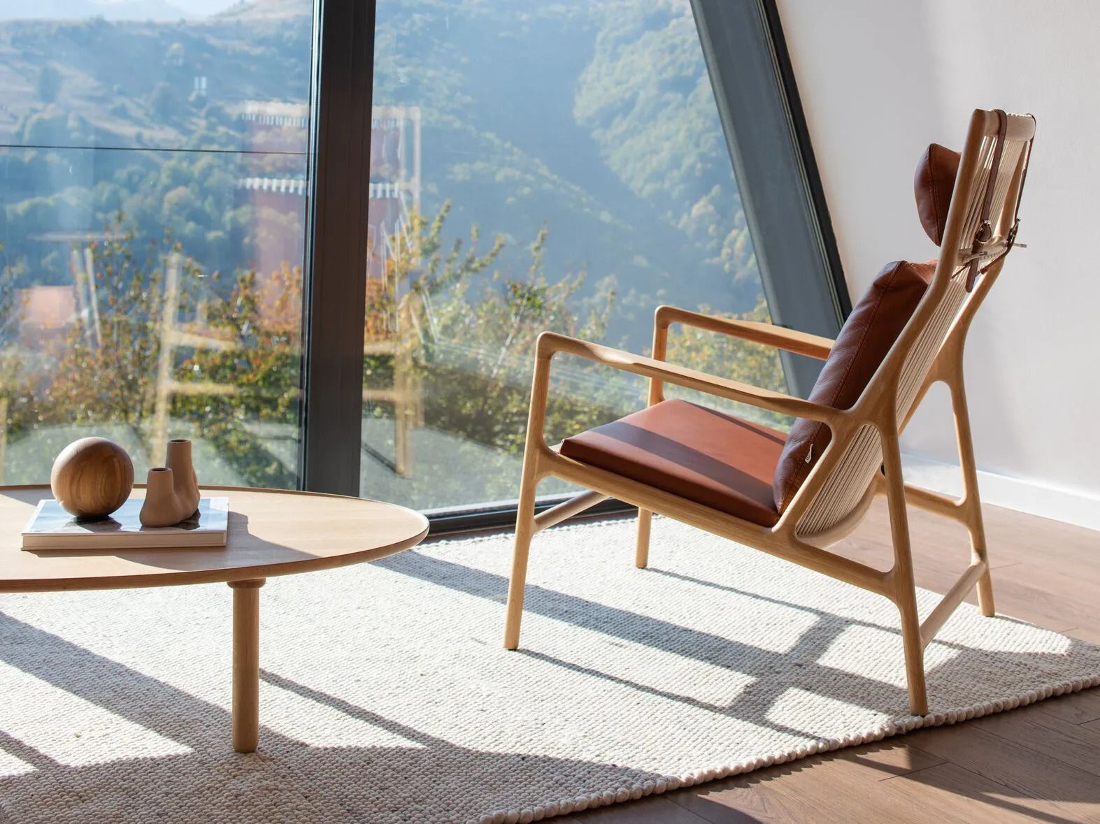 Овальный журнальный столик из дуба Gazzda Mu ARCH-00151248 - Вид №9