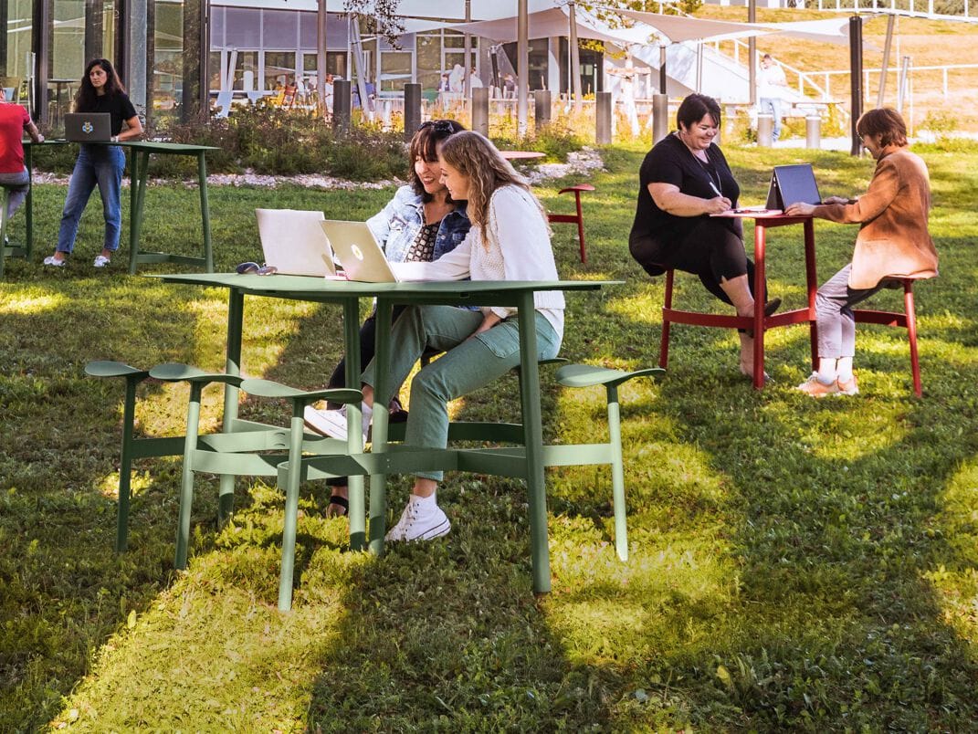 3-местный квадратный модульный стол со встроенными сиденьями Fermob Bolder ARCH-00089159 - Вид №1